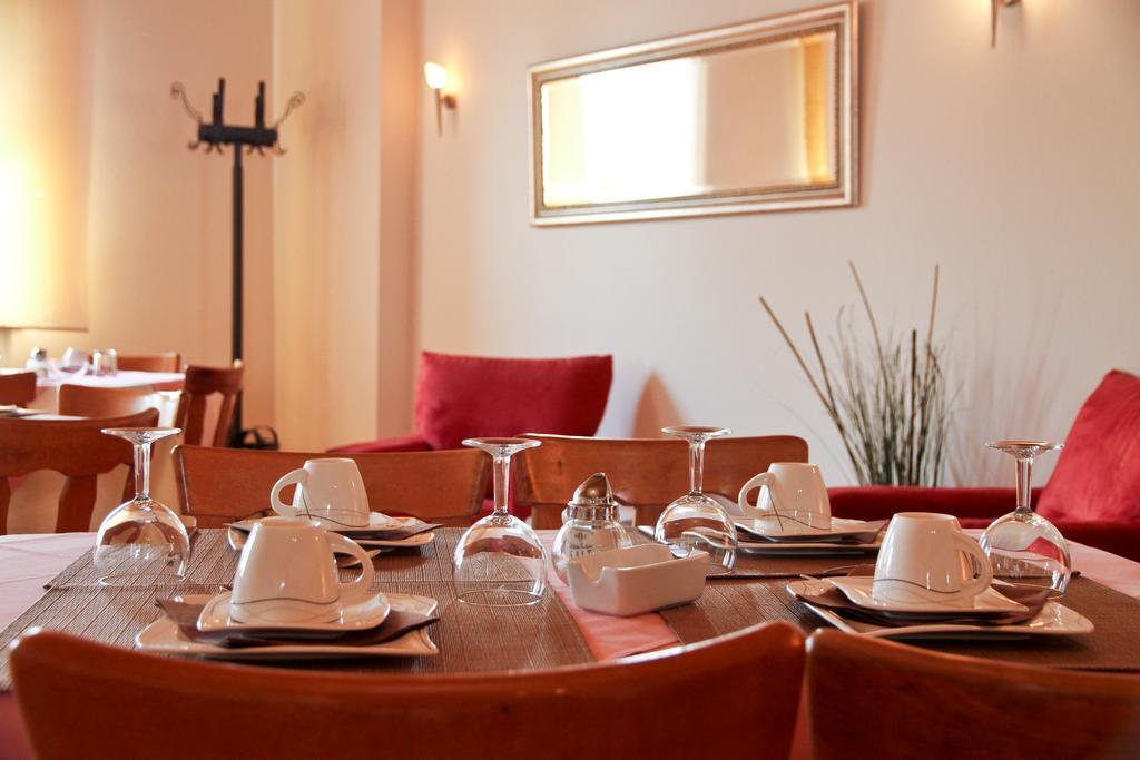 Landgasthof Zur Sonne I Hotel & Restaurant Neuburg am Rhein Exterior foto